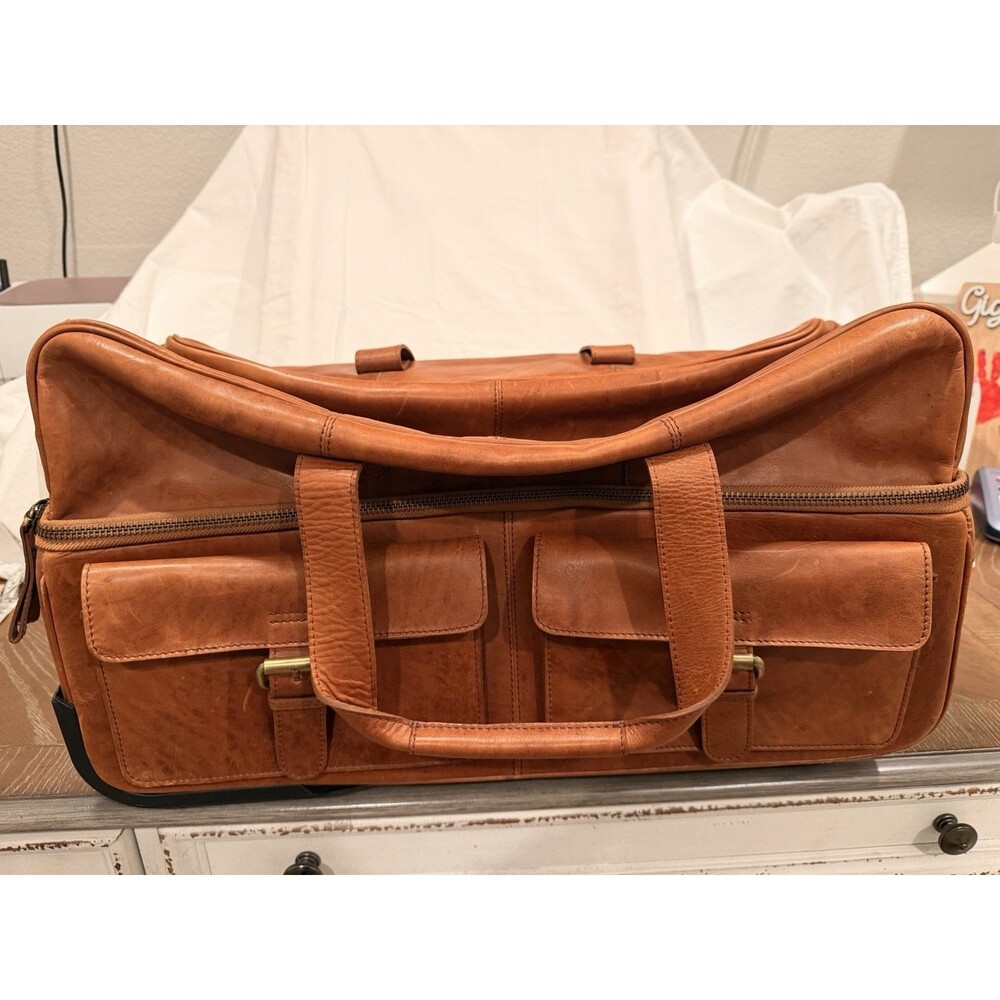 RAWLINGS RUGGED WHEELED LEATHER DUFFLE BAG TRAVEL ROLLING BAG Retails $799.99